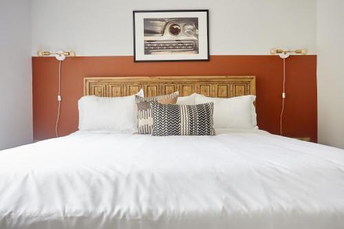 The Domain Premier Suites By Sonder