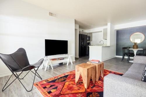 The Domain Premier Suites By Sonder
