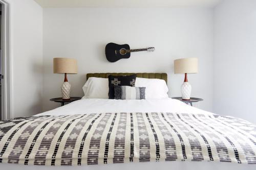 The Domain Premier Suites By Sonder
