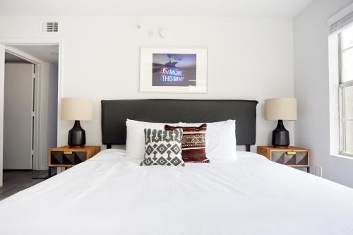 The Domain Premier Suites By Sonder