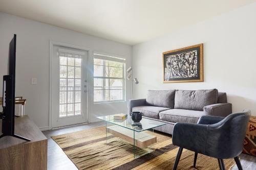 The Domain Premier Suites By Sonder
