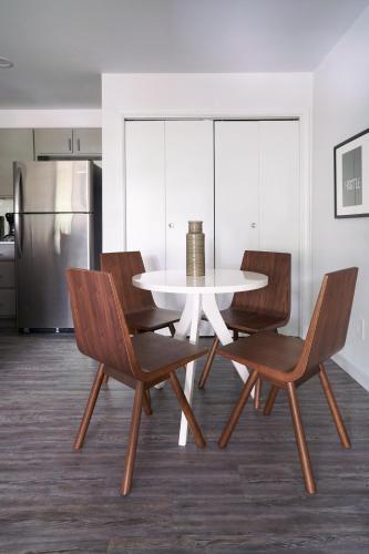 The Domain Premier Suites By Sonder
