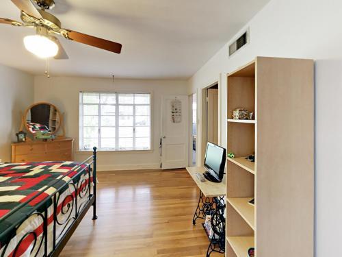 Light-filled Charmer Home Home