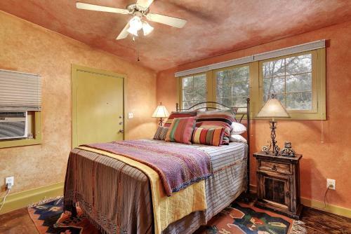1711 Evergreen Avenue Cabin