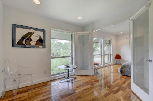 Downtown Lake Austin Escape