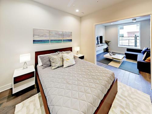 Apartamento 1800 E 4th Street Condo #222