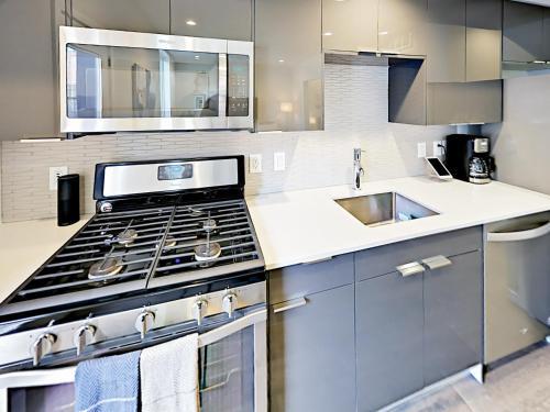 Apartamento 1800 E 4th Street Condo #222
