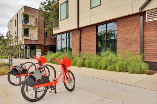 Apartamento 1800 E 4th Street Condo #222