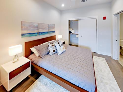 Apartamento 1800 E 4th Street Condo #356