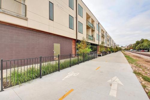 Apartamento 1800 E 4th Street Condo #356