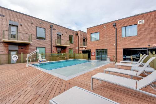 Apartamento 1800 E 4th Street Condo #356