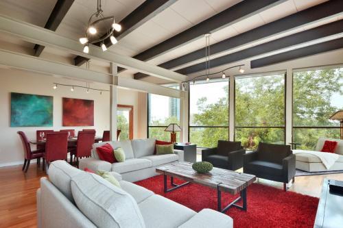 6th Street Penthouse