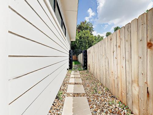 Apartamento 606 W Johanna Townhouse Unit B