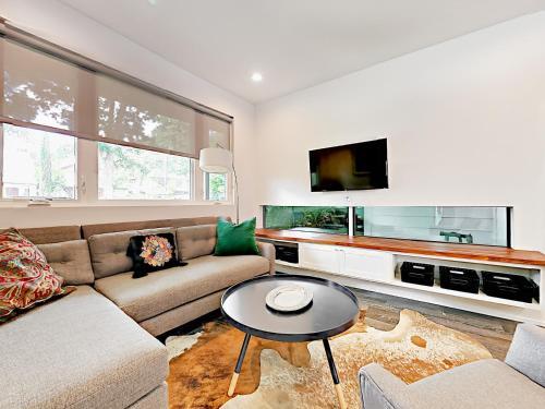 Apartamento 606 W Johanna Townhouse Unit B