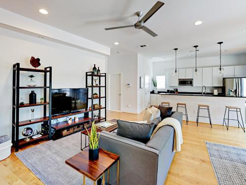 2205 Thornton Rd Home Unit A