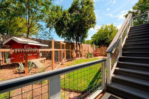2206 Iva Lane Apartment Unit B Apts