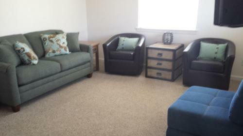 90 San Luis Street Unit D One-bedroom Apartment