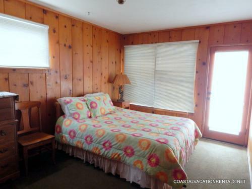 First Street Three-bedroom Apartment #141