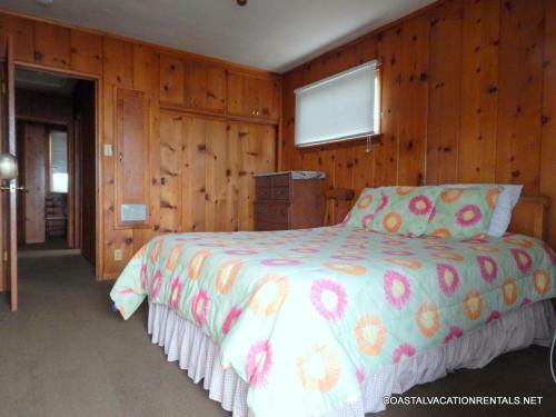 First Street Three-bedroom Apartment #141