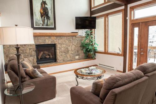 6 Chambertin Townhomes Townhouse