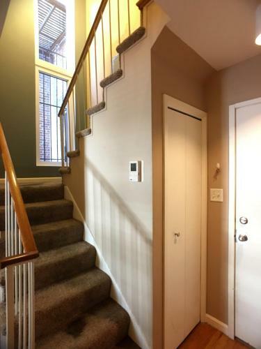 Apartamento Centrally Located Condo W/ Parking