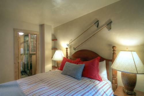 127 Ridgepoint Townhouse
