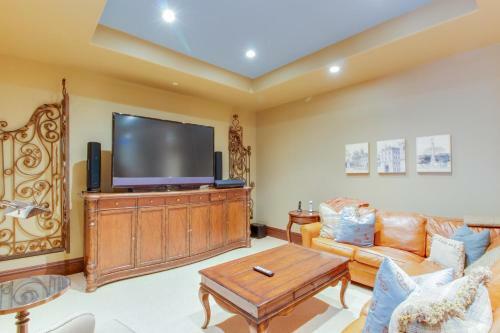 Residence At Village Walk