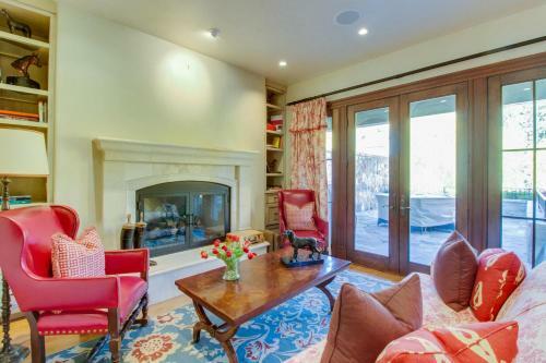 Residence At Village Walk