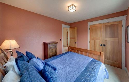 Awbrey-ac-by Dt-4br/2.5ba