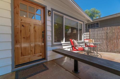 723 Ne 11th Street Home