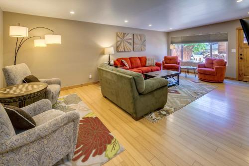 723 Ne 11th Street Home