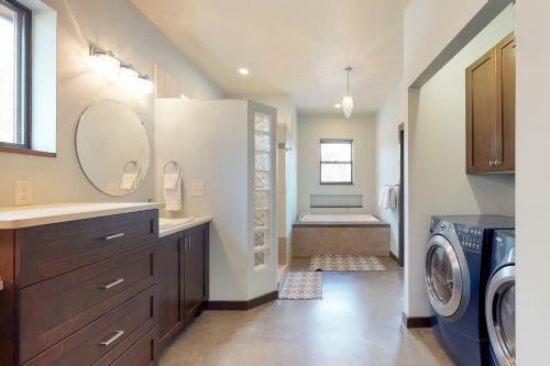 Sawyer Reach Ct
