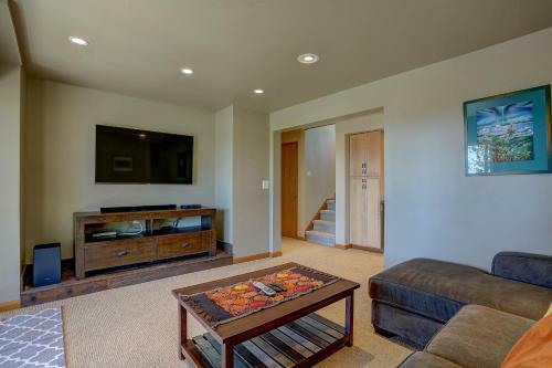 Rimrock, Homes At Bend