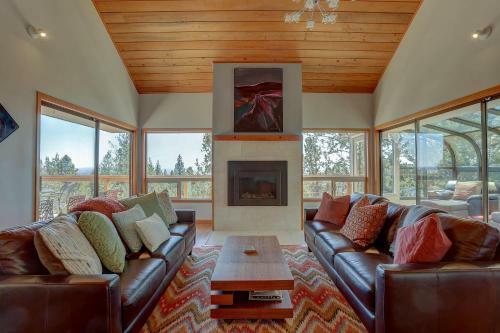 Rimrock, Homes At Bend