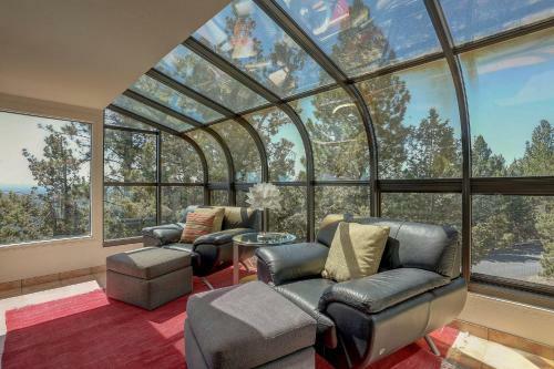Rimrock, Homes At Bend