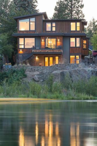 Golden Zone-on River-4br/3.5ba