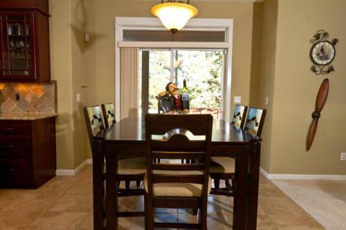 Canal View-ac-on Canal-4br/3ba