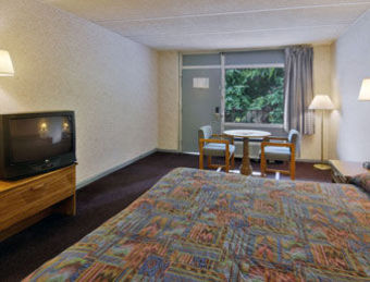Hotel Howard Johnson Inn - Fredericksburg