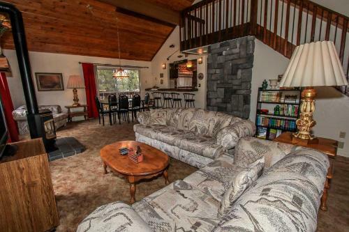 Beary Sweet Retreat Bear City Cabin