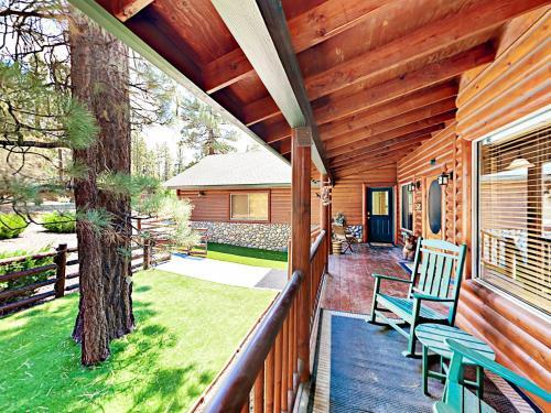 102 North Teakwood Dr Home