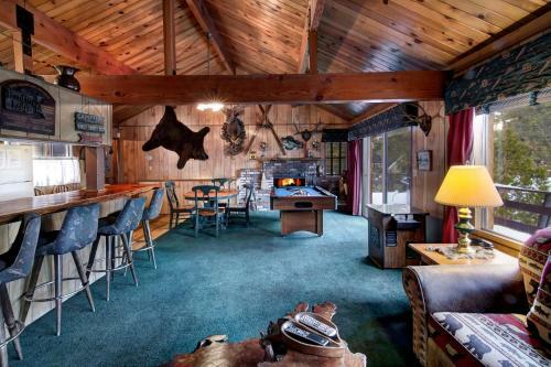 Lake View Lodge