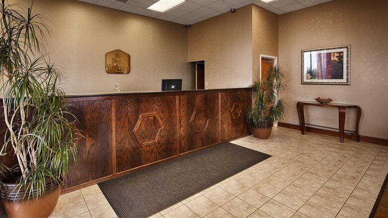 Hotel Best Western Inn & Suites - Monroe