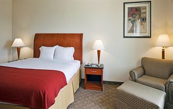 Holiday Inn Express Hotel & Suites Fairfield-north