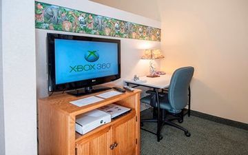 Holiday Inn Express Hotel & Suites Findley Lake (i-86 Exit 4)