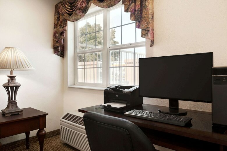 Hotel Microtel Inn And Suites By Wyn