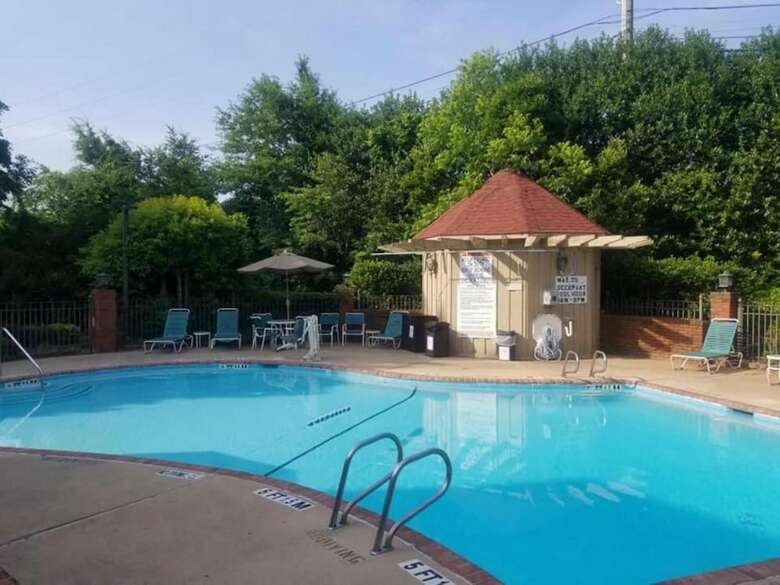 Hotel Ramada By Wyndham Gainesville