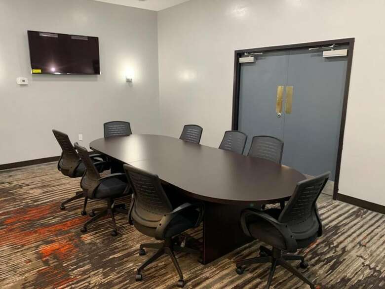 Hotel Ramada By Wyndham Gainesville