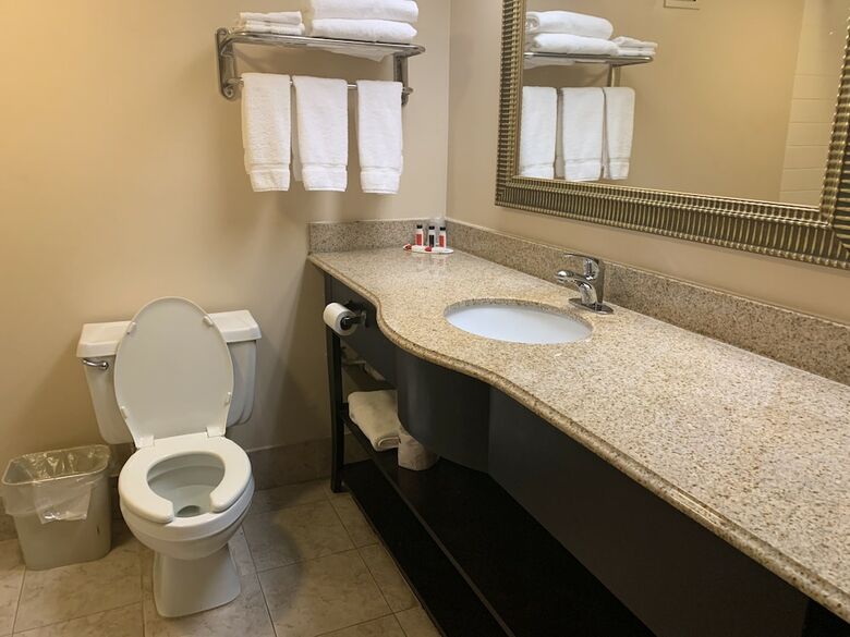 Hotel Ramada By Wyndham Gainesville