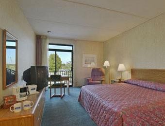 Howard Johnson Hotel - Milford