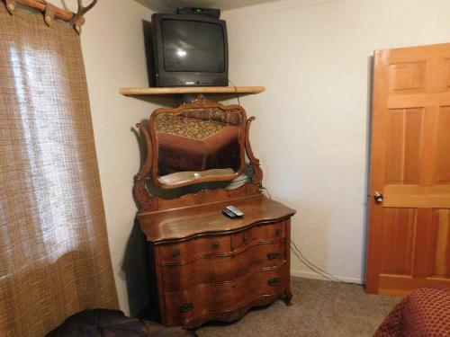 Lake View Retreat